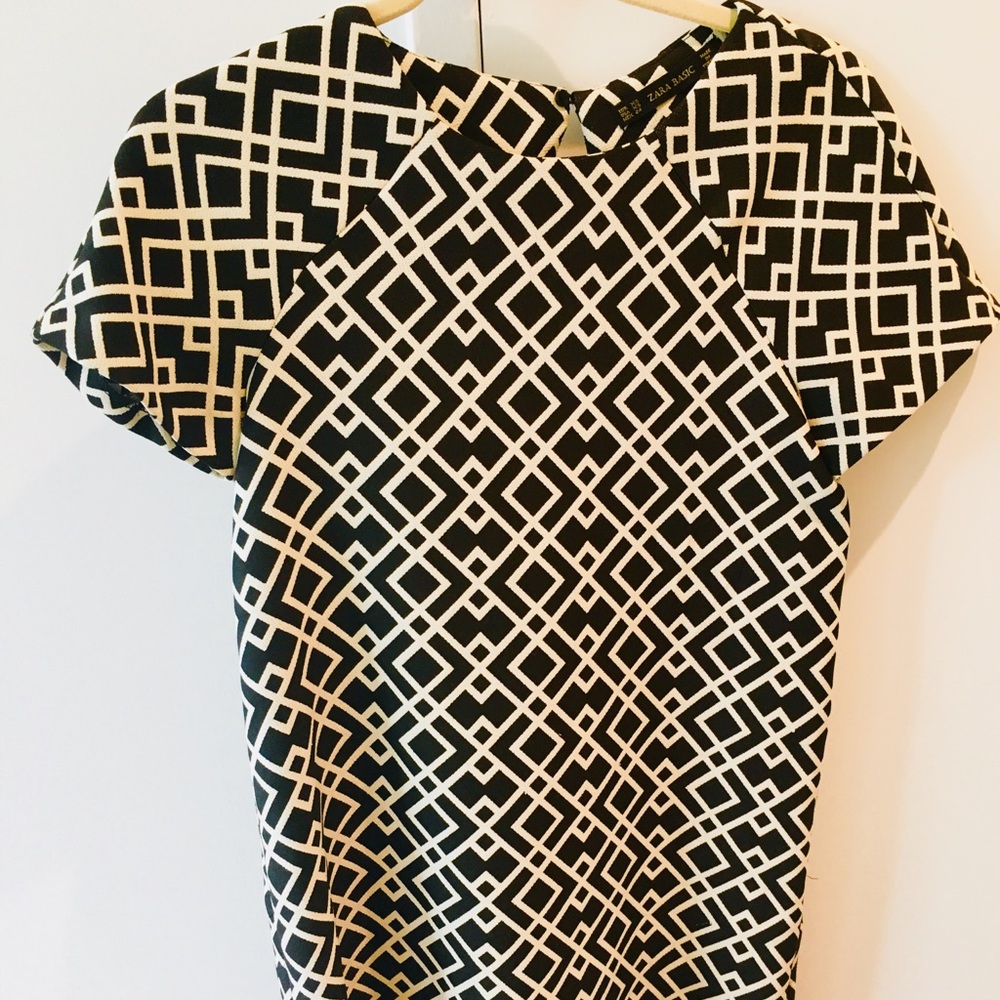 Zara black and white short sleeve dress